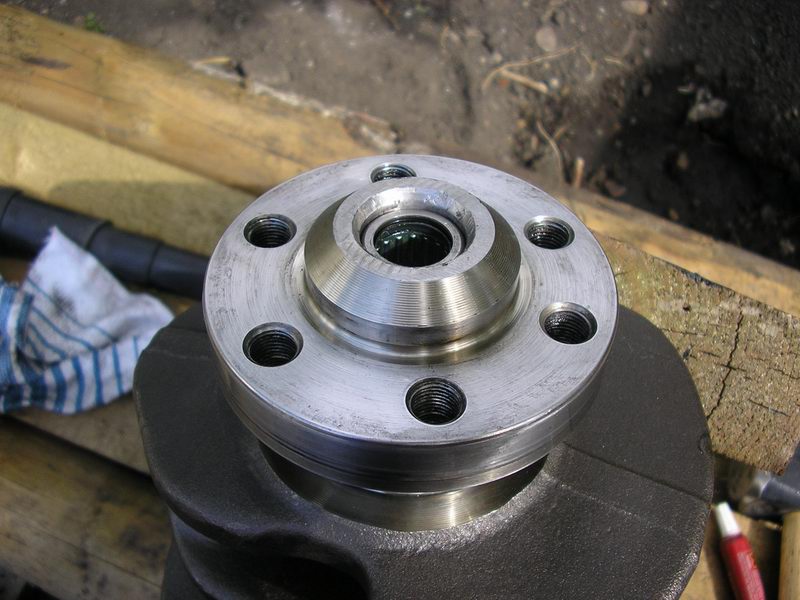 Diesel crankshaft spigotbearing 01.jpg