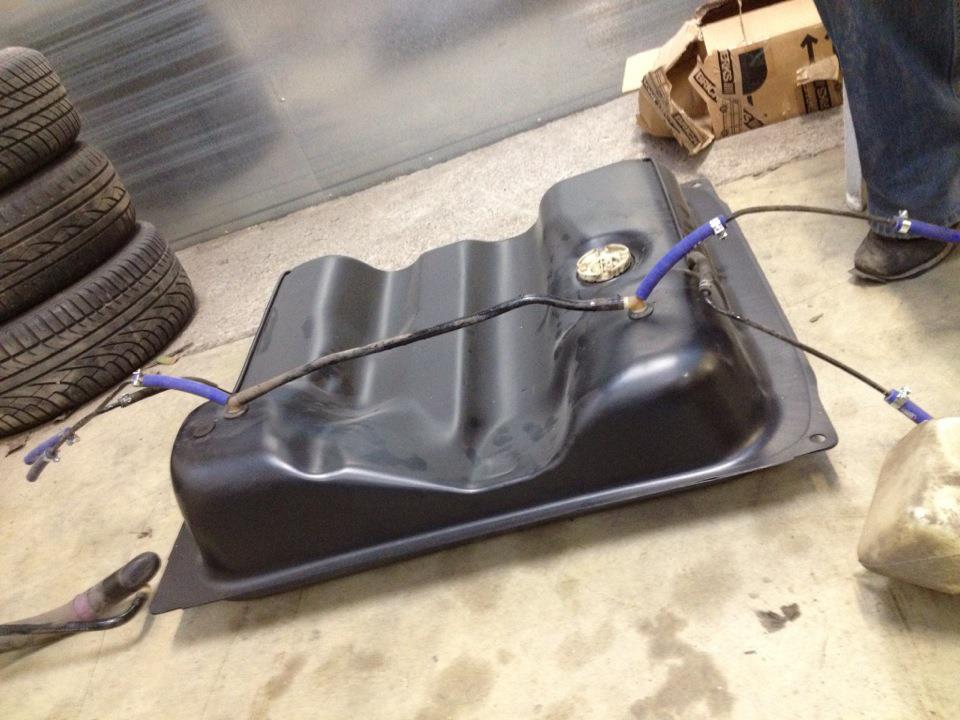 Fueltank 2WD 01.jpg