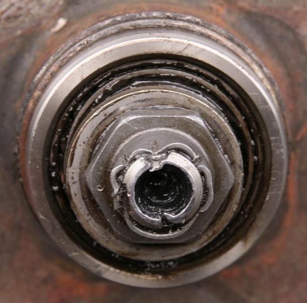 File:Front-axle-2wd-2.jpg